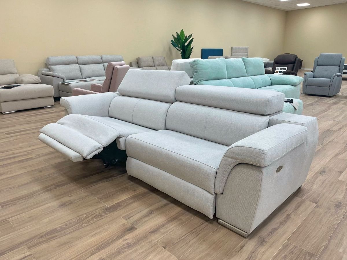 Sofá de piel o de tela pros, contras y diferencias