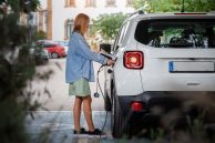 Coche eléctrico vs. coche híbrido: ¿Cuál es el adecuado para ti?